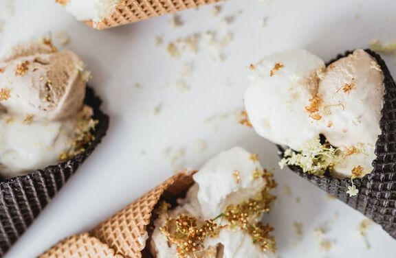 Frozen Yoghurt Ice Cream With Elderflower Topping