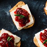 Cranberry Brie Toasts-1
