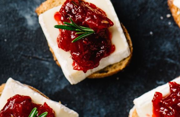 Cranberry Brie Toasts