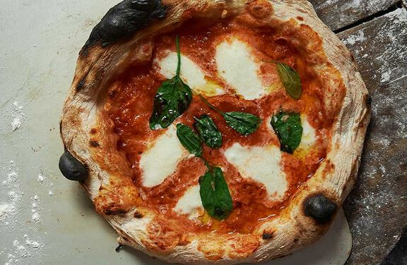 Classic Neapolitan Margherita Pizza