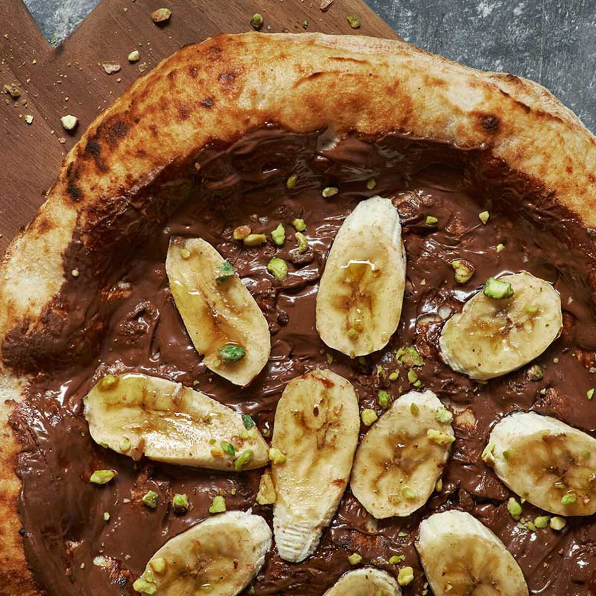 Chocolate Hazelnut Pizza With Bananas-1