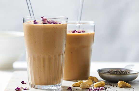 Creamy Cashew Cacao Smoothie