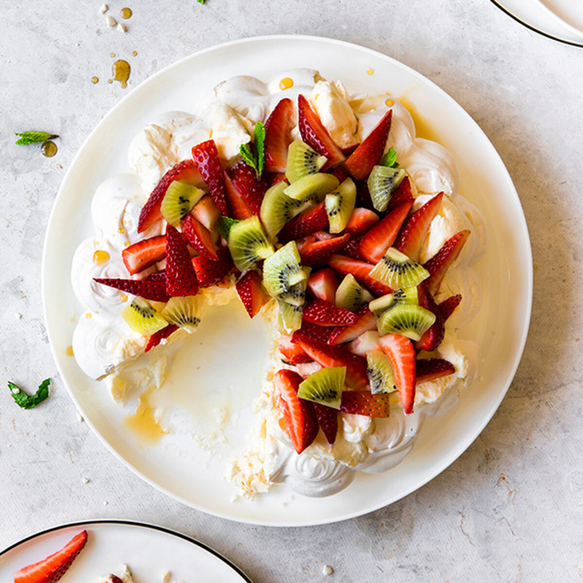 Classic Summer Pavlova-1